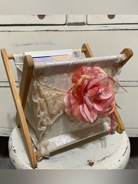 Vintage floral fabric folding magazine rack / sewing caddy